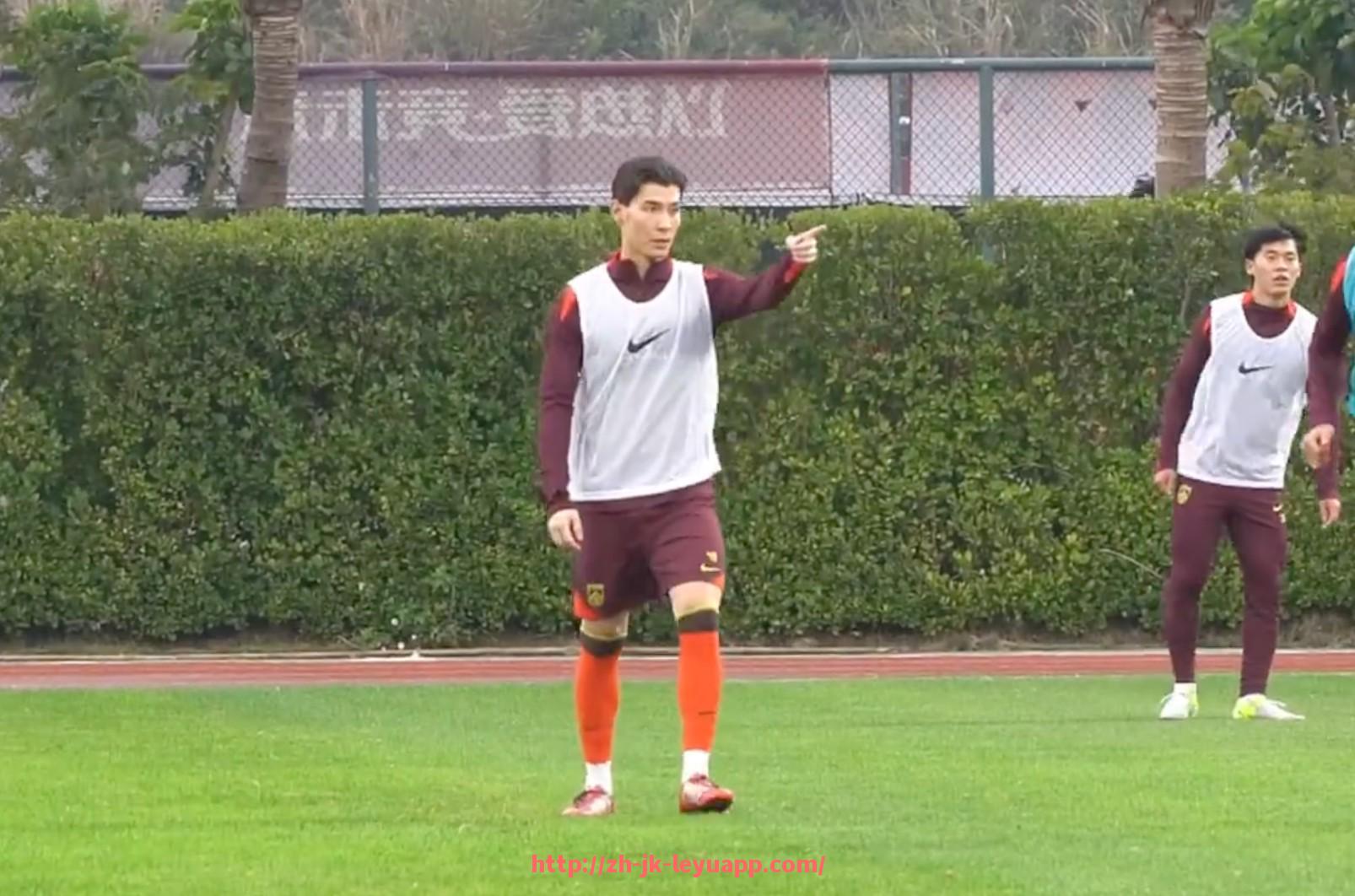 乐鱼体育入口-法甲本赛季最强阵容推荐：数据与表现双重衡量