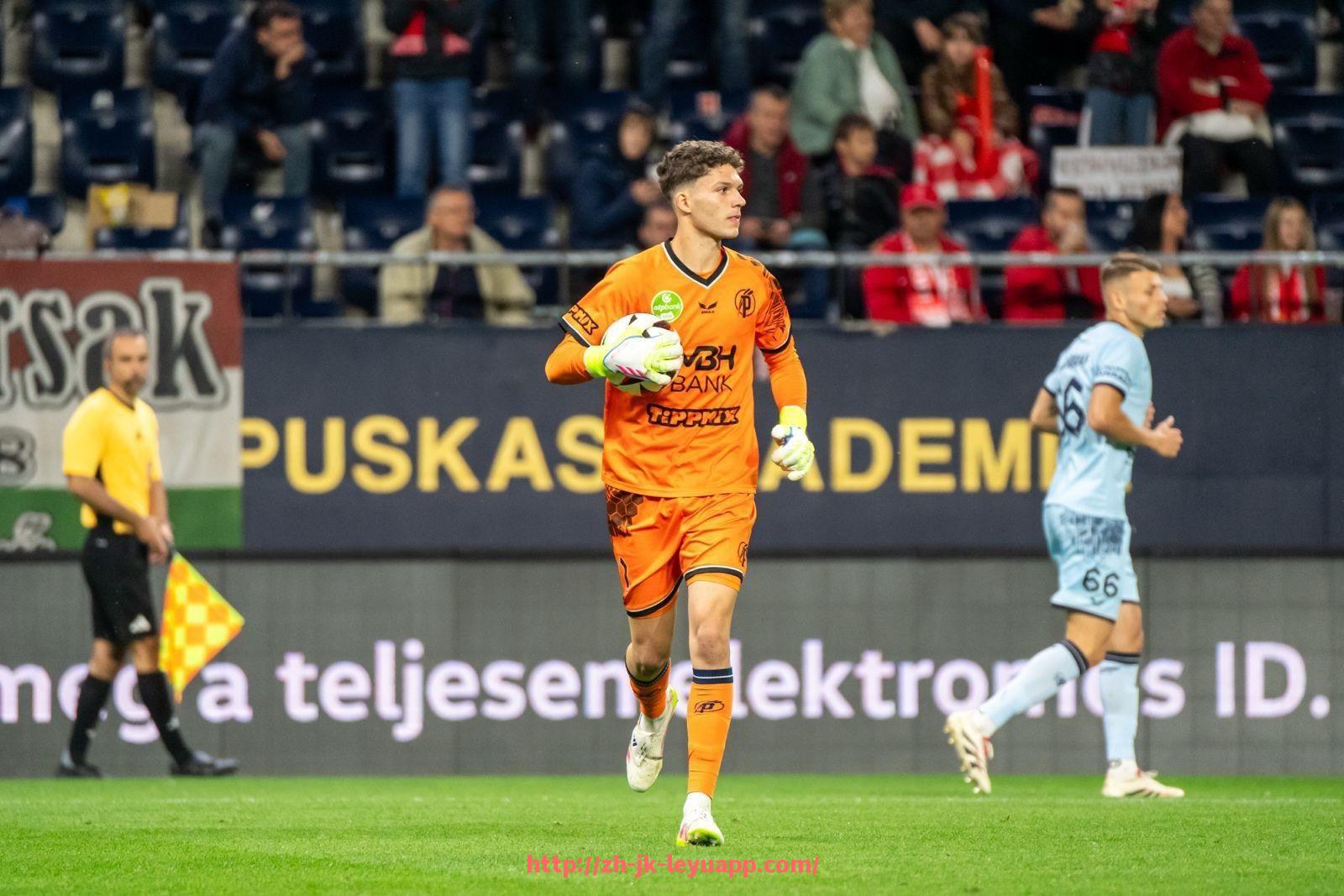 乐鱼体育入口-世俱杯小组赛晋级方式优化方案与公平性保障机制探讨